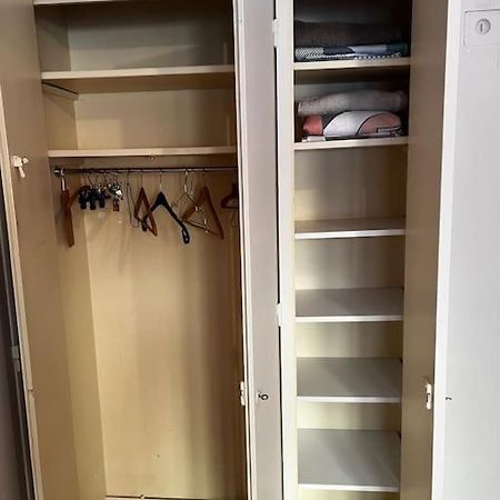 Robs Appartement In Center Бурж Екстериор снимка